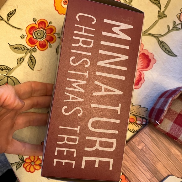 Maileg Christmas Bundle Retired Mouse Figurines with Sleigh and Accessories - Picture 4 of 13